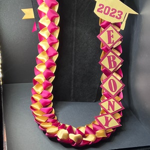 Custom graduation lei