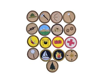 Insignias pequeñas termoadhesivas para scouts o campamentos.