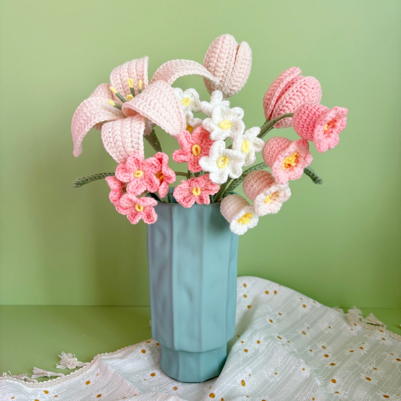 Blumenstrauß Häkelanleitungen-Bundle Lilie, Tulpe, Maiglöckchen, Vergissmeinnicht, Eschenblatt DIY Handmade Craft Projekt Englisch Bild 6