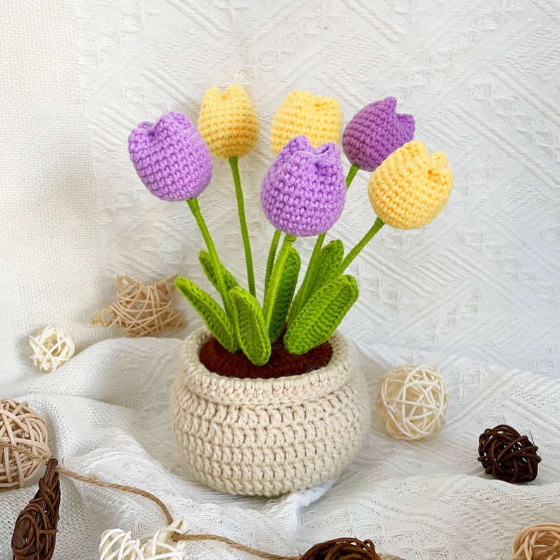 Kit de fleurs au crochet Pot de fleurs tulipe Tutoriel vidéo étape par étape Idée cadeau bricolage pour décoration d'intérieur violet et jaune image 4