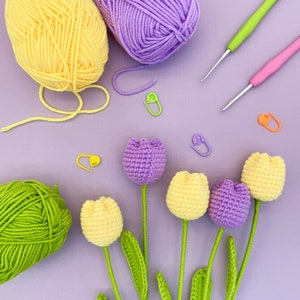 Kit de fleurs au crochet Pot de fleurs tulipe Tutoriel vidéo étape par étape Idée cadeau bricolage pour décoration d'intérieur violet et jaune image 3