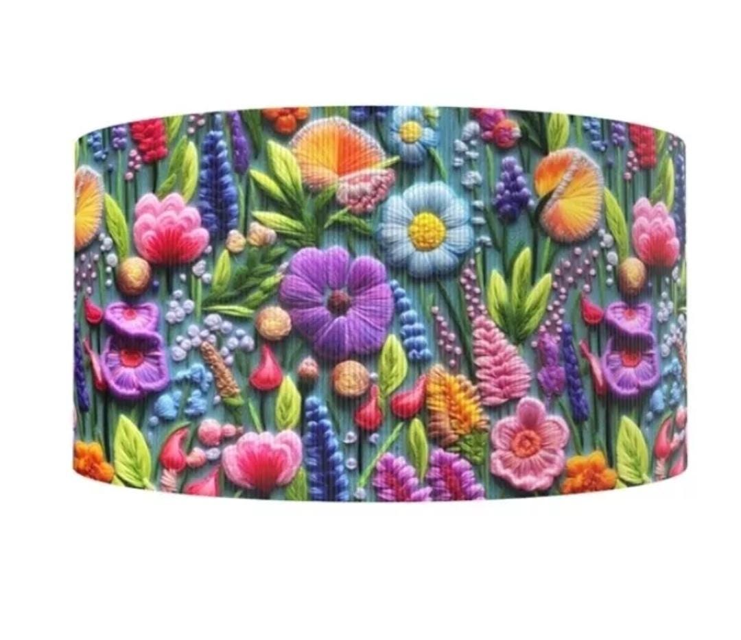 Cinta de grosgrain con estampado floral de flores silvestres de Pascua rosadas con aspecto bordado en 3D de 1,5" (1 yarda) para manualidades