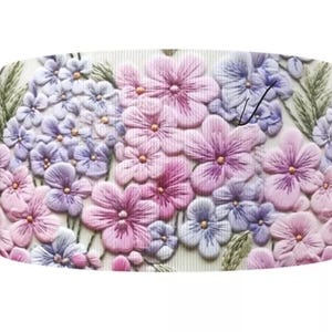 1,5" (1 werf) 3D geborduurde look roze paars lila paastuin bloem bloemen gedrukt grosgrain lint knutsellint