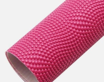 ロール状のホットピンクのバブルパール型押しフェイクレザー、ビーガン合成繊維、クラフト生地、12インチ×55インチ、フェルト裏地付き、簡単にカット可能、フルロール