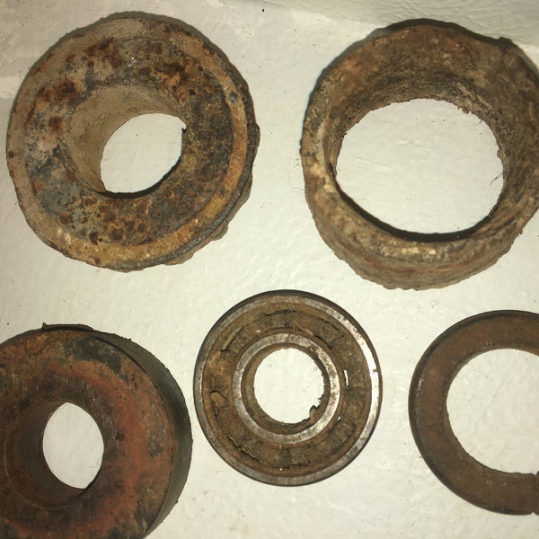 HEAVY ROUND RUSTY MetalPieces/Salvaged Metal Pieces/Altered Art