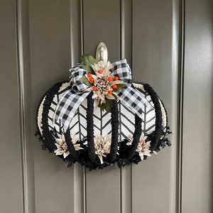 Pumpkin Wreath, Black and White Pumpkin, DIY Pumpkin Wreath, 3D Pumpkin Wreath