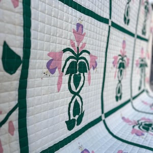 May Tulips Appliqué Vintage Quilt