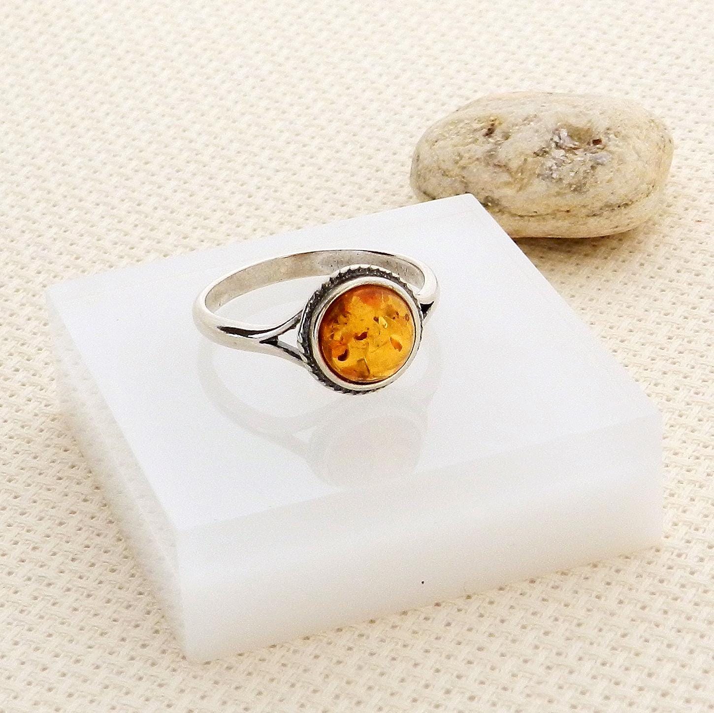 Bague Dorée Taille 57 Avec Petites Pierres, Vintage, Occasion