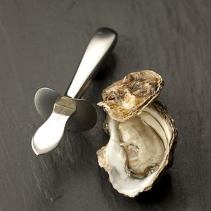 Veuve Clicquot Champagne CARL MERTENS OYSTER Cracker Chuck Knife