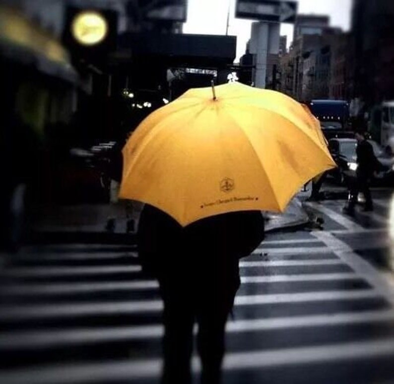 Veuve Clicquot Champagne Automatic Umbrella Brand New With Outer Sleeve