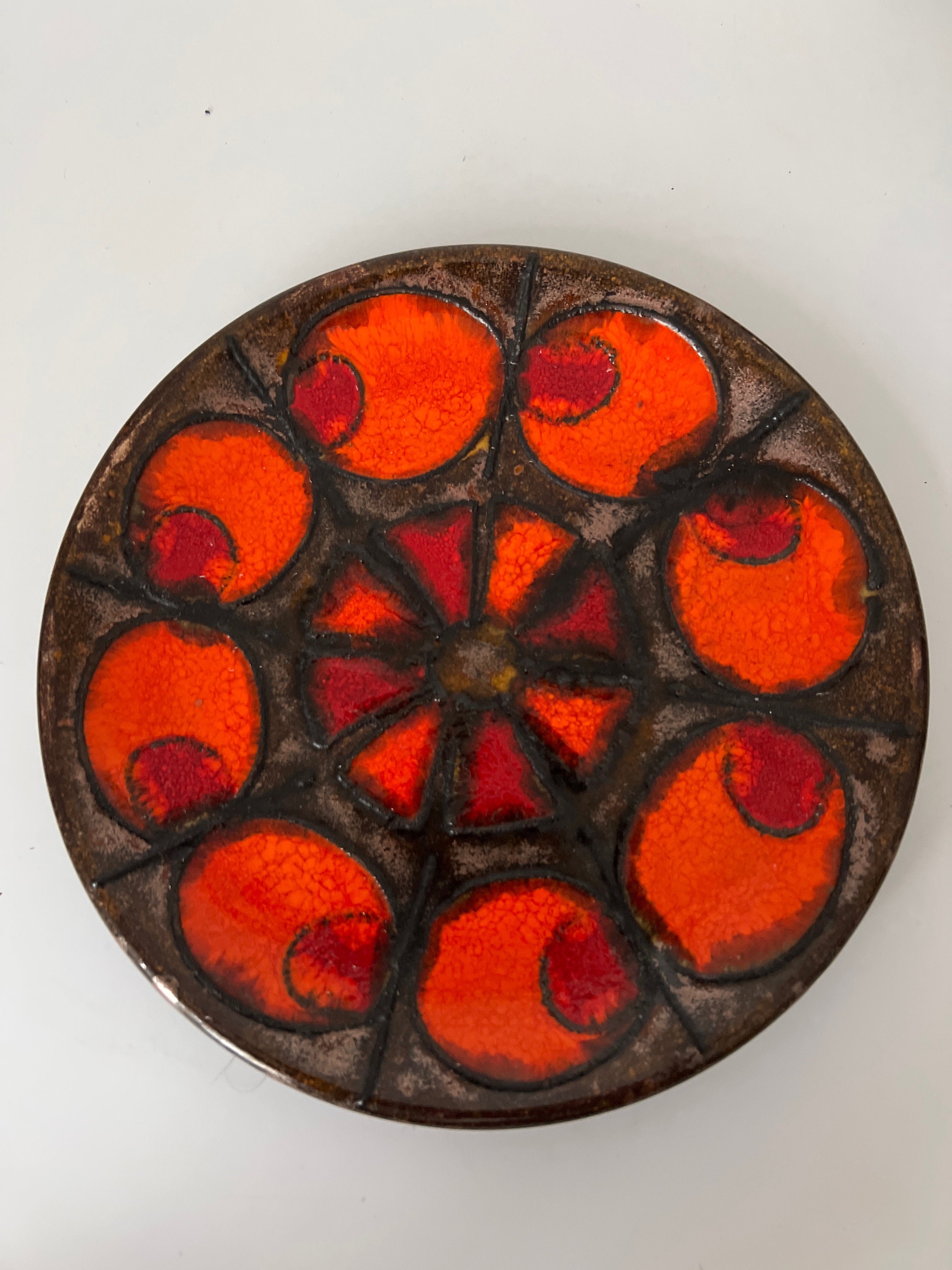 50s 60s 70s Wall Plate in Fat Lava Design Red Orange Ruscha