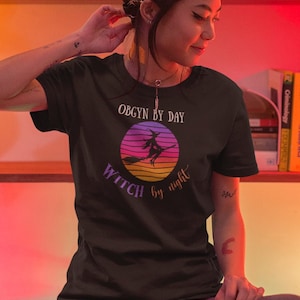 OB/GYN CPM CNM Halloween-present-T-shirt, obstetrikare Halloween-häxa-T-shirt, kontorspresent-T-shirt, naturopat-kontor, bulkpresent, ob/gyn