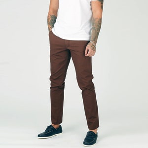 Pantalón chino elástico ajustado para hombre, pantalones de playa formales informales con bolsillos, pantalones elásticos marrón chocolate para hombre, joggers para hombre imagen 1