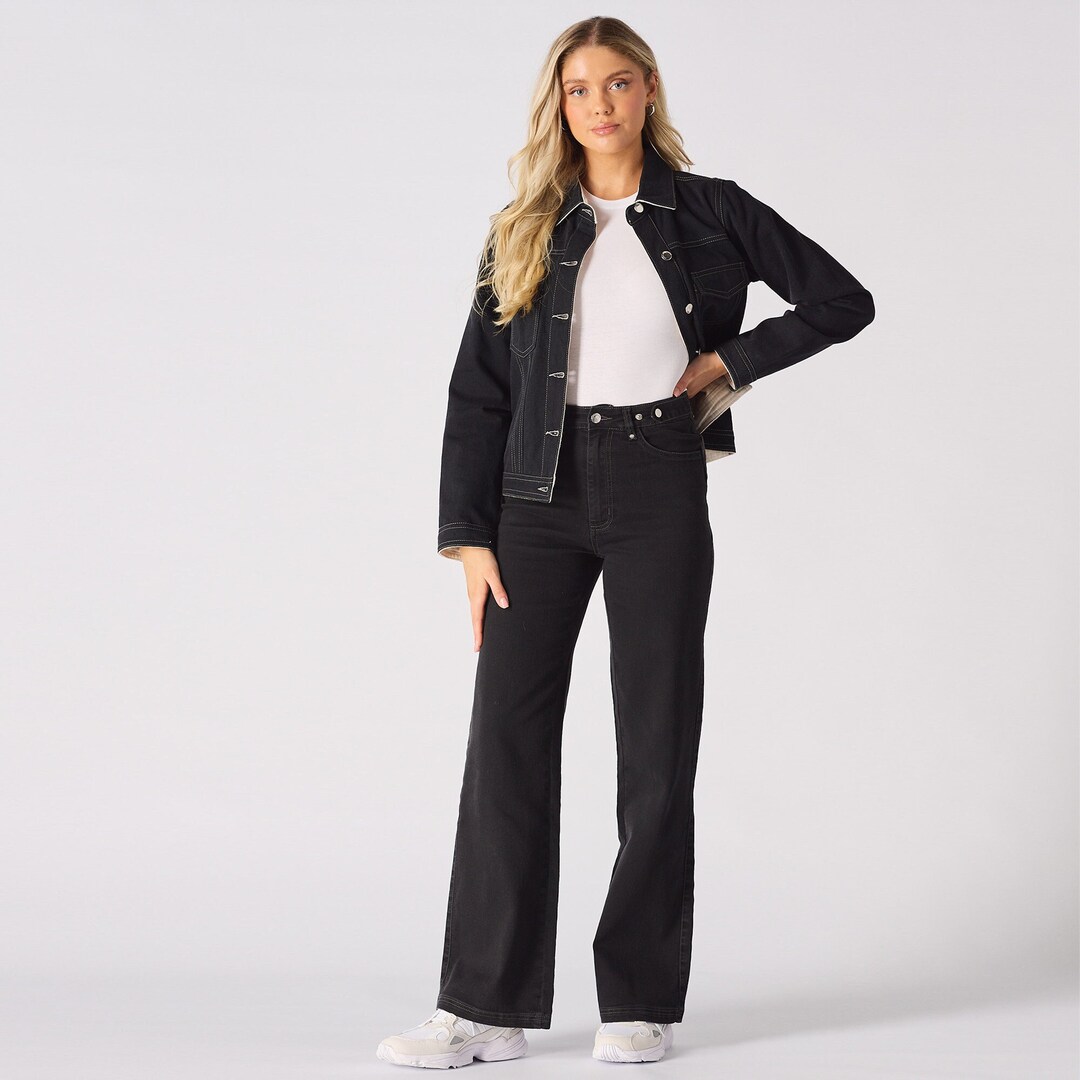 ブラックハイウエストワイドレッグジーンズ：レディースデニムパンツ