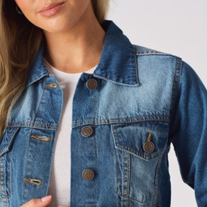 Jacket for Women Denim Trucker Mid Blue Wash Vintage Jacket Techwear Gift for Women zdjęcie 6