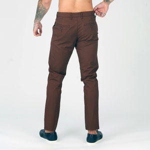 Pantalón chino elástico ajustado para hombre, pantalones de playa formales informales con bolsillos, pantalones elásticos marrón chocolate para hombre, joggers para hombre imagen 3