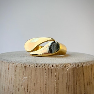 Gold Yin Yang Ring Spiritual Jewelry Yoga Ring Unisex Asian Jewelry for Her Him, Yin Yang Protection Ring for Women and Men, Meditation Ring