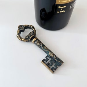 Vintage bottle opener, corkscrew, wine lover, bar accessories, IN VINO VERITAS
