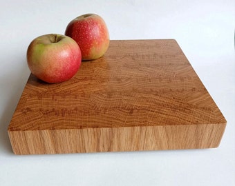 Planche à découper chêne/ Kitchen cutting board oak. 22.5x24.5x4cm.