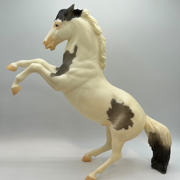 Breyer Horse #410184 Blue Roan Medicine Hat Pinto Fighting Stallion with Blue Eyes