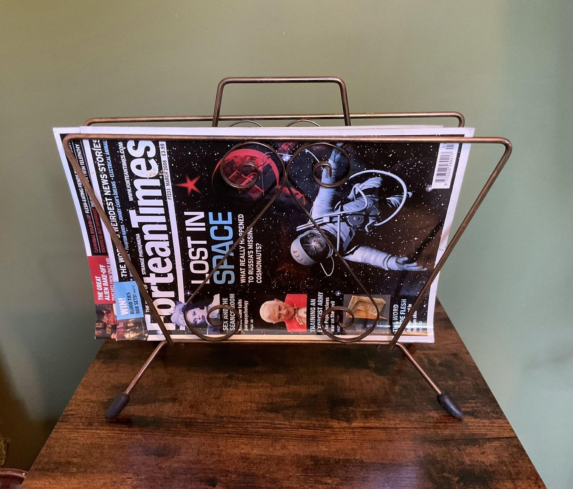 Mid-century 1960s Retro Metal Magazine Rack – Sputnik Feet – Super Cool ...