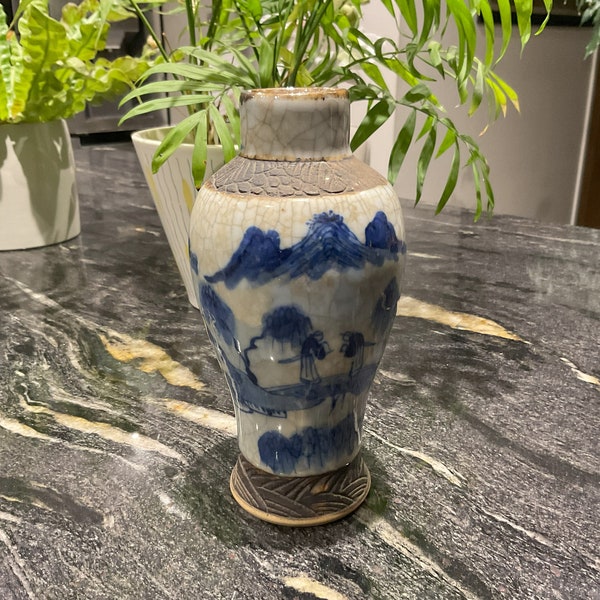 Vase antique du XIXe siècle, chinois bleu et blanc - Peut-être Chenghua ou Nankin