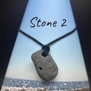 1-7 Ein Irish Hag Stein Halskette Schmuck Schmuck Odin Fee Stein Anhänger, Hexe Stein, Holey Stein, Hühnerstein, keltischer Stein.