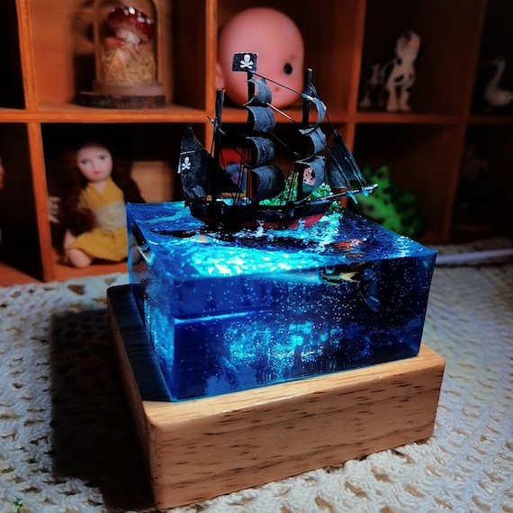 Resin lamp base outlet