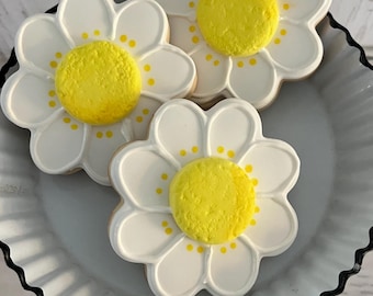 Faux Daisy Sugar Cookie: Summer Tiered Tray Decor