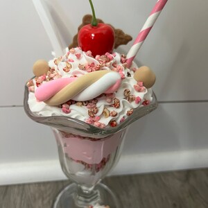 Faux Crunchy Strawberry Sundae, Fake Crunch Strawberry Sundae ...