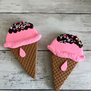 Faux Set von Eistüte Zucker Kekse, Eis Kekse, unechte Eistüte Kekse, künstliche Kekse, unechte Kekse, Eiscreme