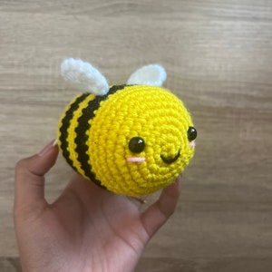 Crochet Bee | Bee plushie | Amigurumi bee | |Crochet gift | Bee gift | Crochet gift | |Bee lover gift | Thank you gift | Kawaii gift