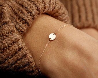 Bracelet initials minimalist • 14k gold plated, dainty with tiny hammered or smooth gold coin • Perfect gift •