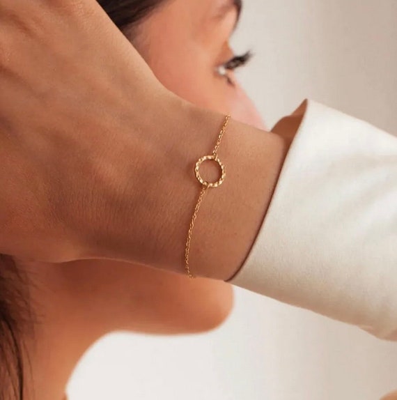 Circle pendant hotsell bracelet
