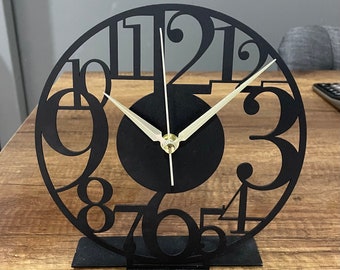 Orologio da scrivania in metallo, orologio da tavolo, orologio moderno, orologio con numeri, orologio da tavolo silenzioso, decorazione per mensola a muro, decorazione sopra la scrivania, regalo per il nuovo ufficio
