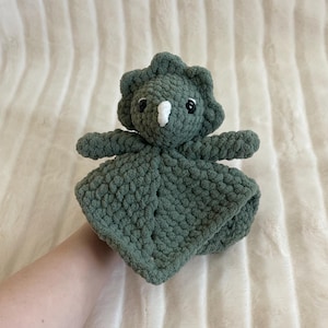 Padrão de crochê adorável Triceratops