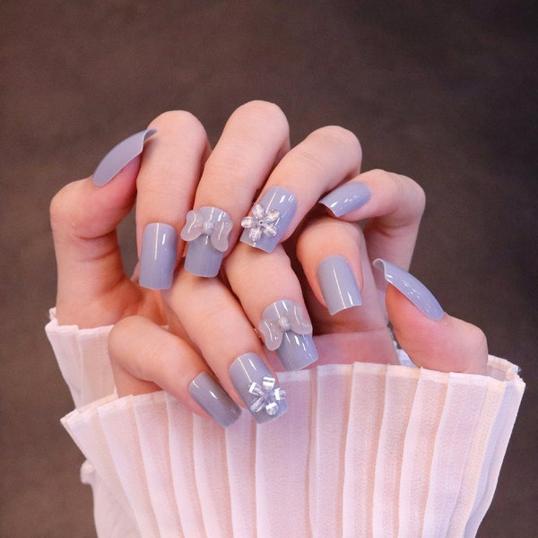 2022 Light Gray Butterfly Flower Gentle Press On Nails| Medium Suqare Pretty Glossy designs fake false| Fall Kawaii Handmade Party 24 pcs US
