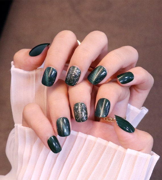 24 Short (But Chic) Coffin Nail Looks to Try