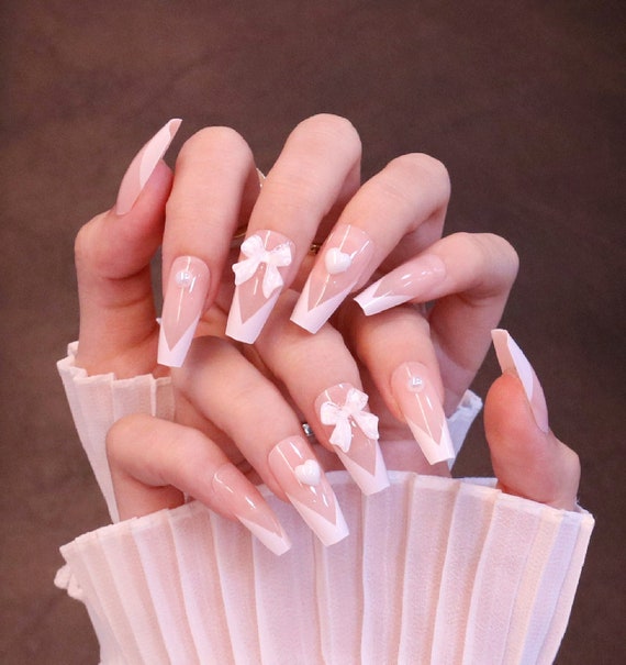 2023 Light Pink French Tip White Heart Long Coffin Press on Nails