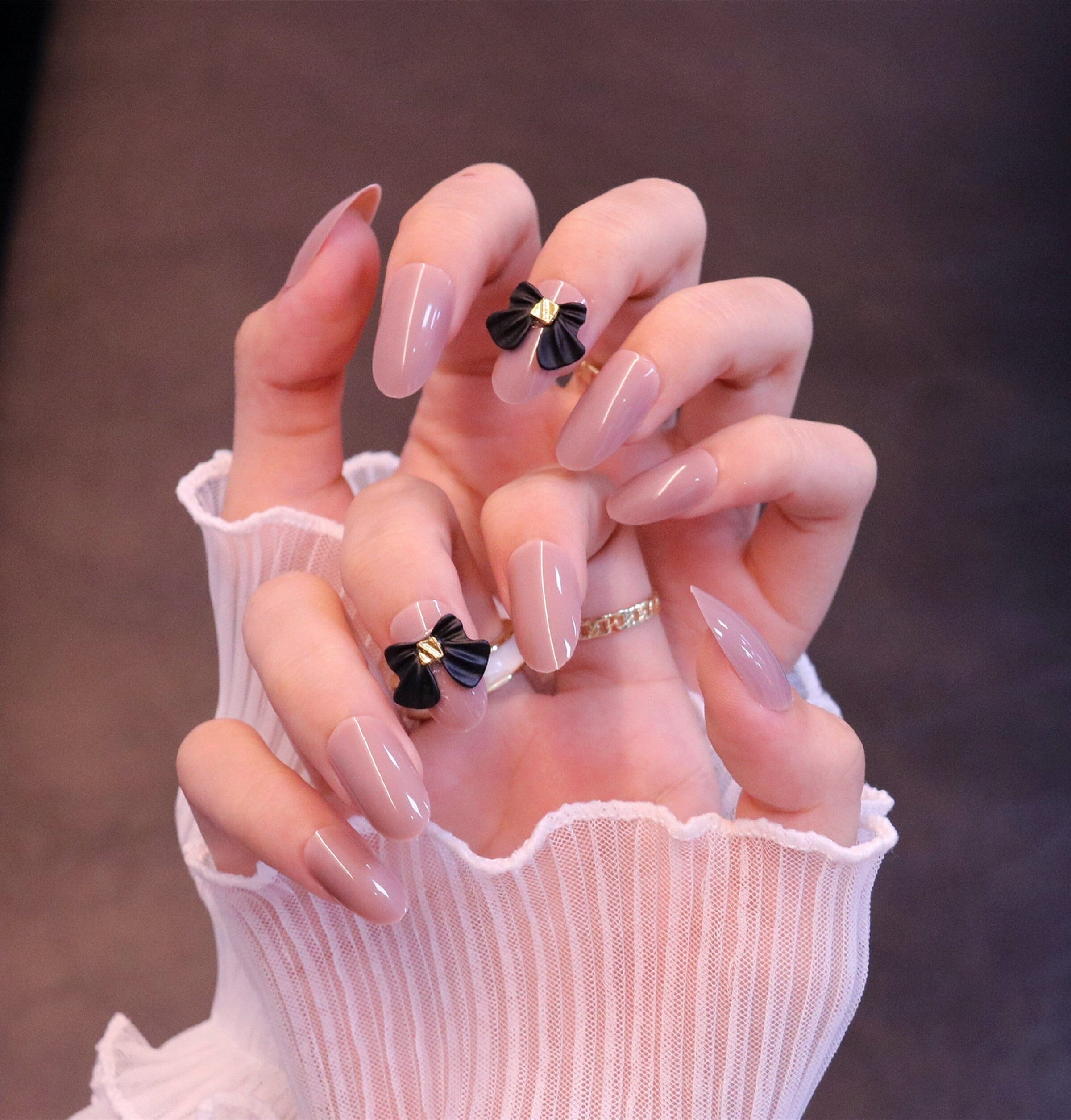 24pcs Bow-knot Decor Fake Nail & 1sheet Tape  Winter nails, Winter nail  designs, Fake nails