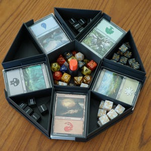 Rotating Land Station for Magic: The Gathering