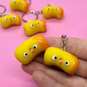 Cute Mac N Cheese Noodle Keychain | kawaii keychain, clay keychain, funny face food keychain, cute gift idea, unique gift, bag accessory