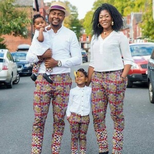 Ensemble mère-fille sur mesure, Tenue familiale imprimée africaine, Séance  photo de famille Tenue Ankara, Mariages, Noël, Vacances