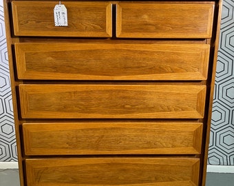 American of Martinsville Mid Century Modern Bedroom Set -  Walnut -  1960s - **FREE SHIPPING*** -