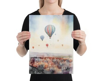 風景画 熱気球 手描きアート 街の上空を飛ぶ熱気球の絵画都市景観水彩旅行ポスター中立的な風景