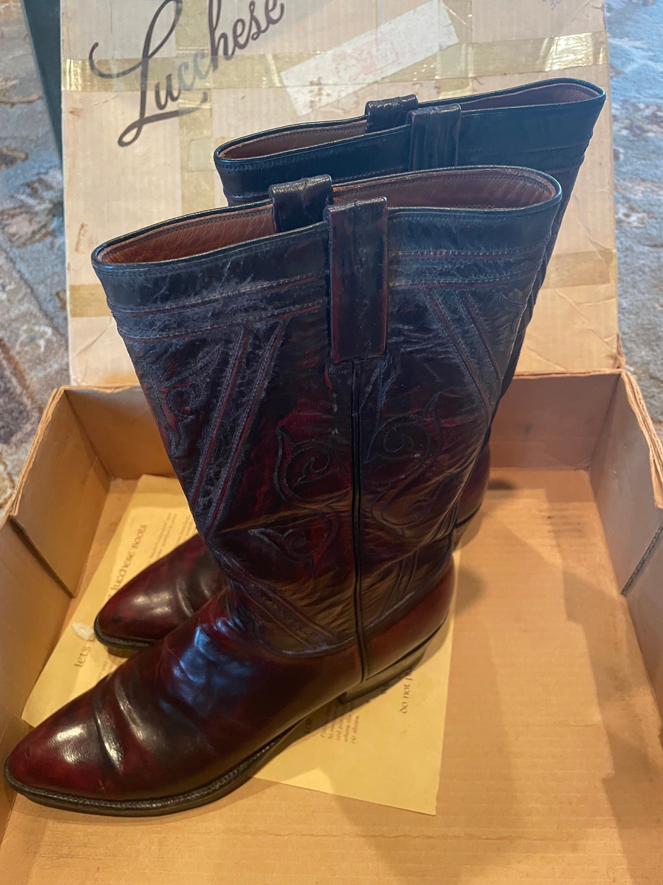 Bottes De Cowboy Lucchese – Taille 8 US (39 EU) En Cuir Autruche Et Cerise Noir – Vintage, Très Bon état