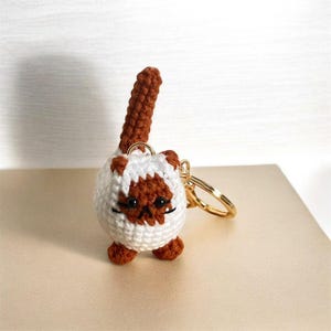 Handmade Crochet Cat Keychain – Chubby Kitty Keyring, Soft Amigurumi Cat Charm, Cute Gift for Cat Lovers Siamese style 2