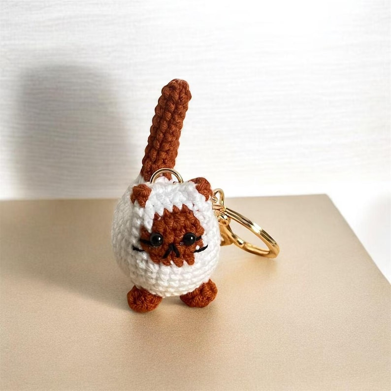 Handmade Crochet Cat Keychain – Chubby Kitty Keyring, Soft Amigurumi Cat Charm, Cute Gift for Cat Lovers Siamese style 2