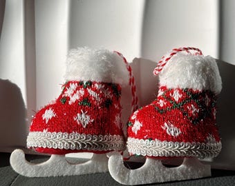 A paire of cozy Christmas Ice Skate Ornaments – Handcrafted Knitted Boot Decorations for skating lover