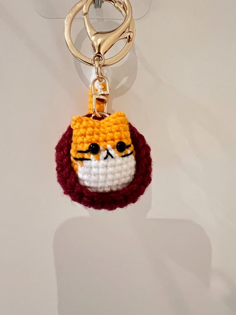 Handmade Crochet Cat Keychain – Chubby Kitty Keyring, Soft Amigurumi Cat Charm, Cute Gift for Cat Lovers With Red Scarf